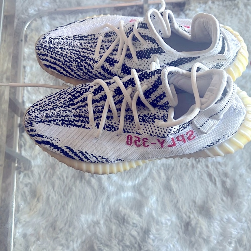Authentic Adidas mens Yeezy Boost 350 V2 Shoes
